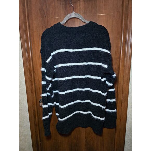NWT Zenobia Black/White Fuzzy Sweater Sz 2XL - Picture 4 of 4